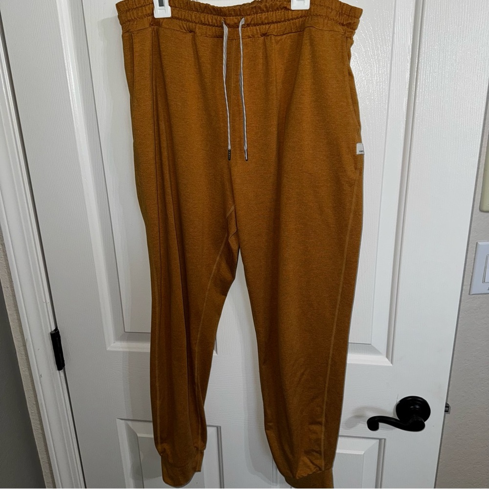 Vuori Performance Joggers - Picture 4 of 6